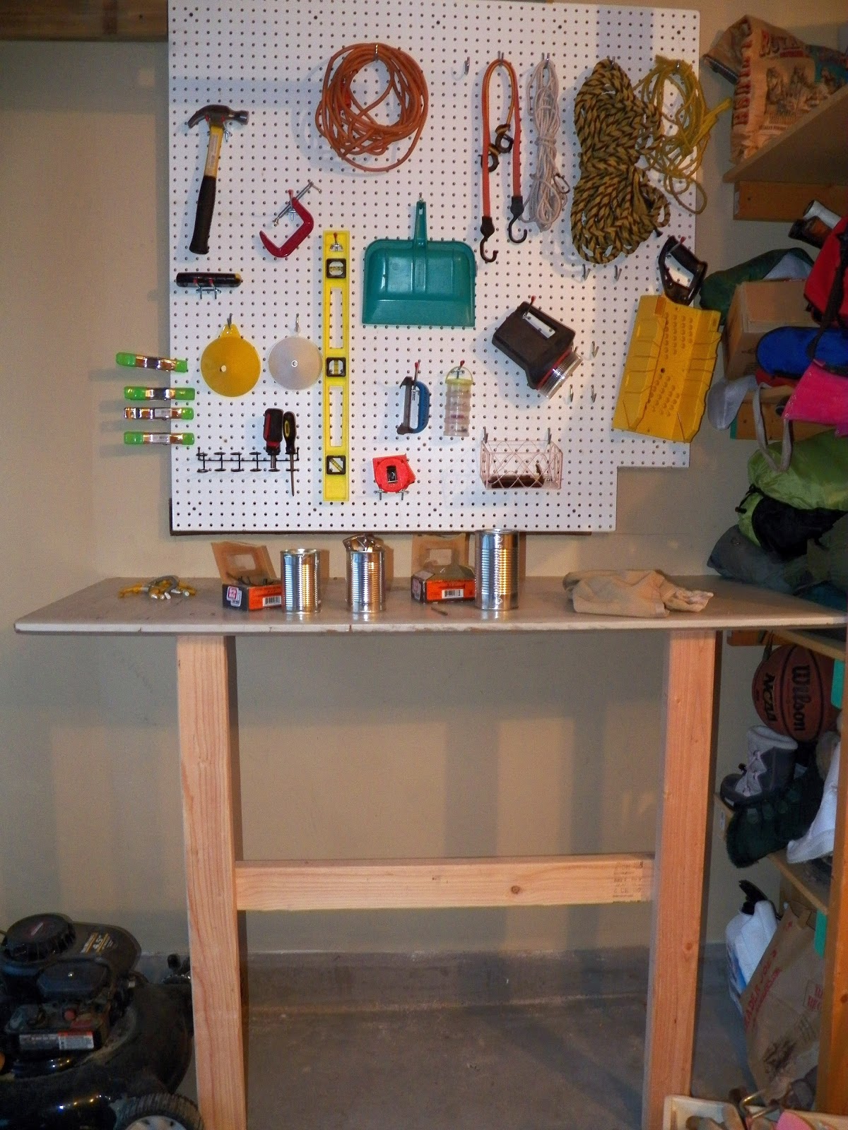 Mom the Builder: Reclaimed Wood Workbench