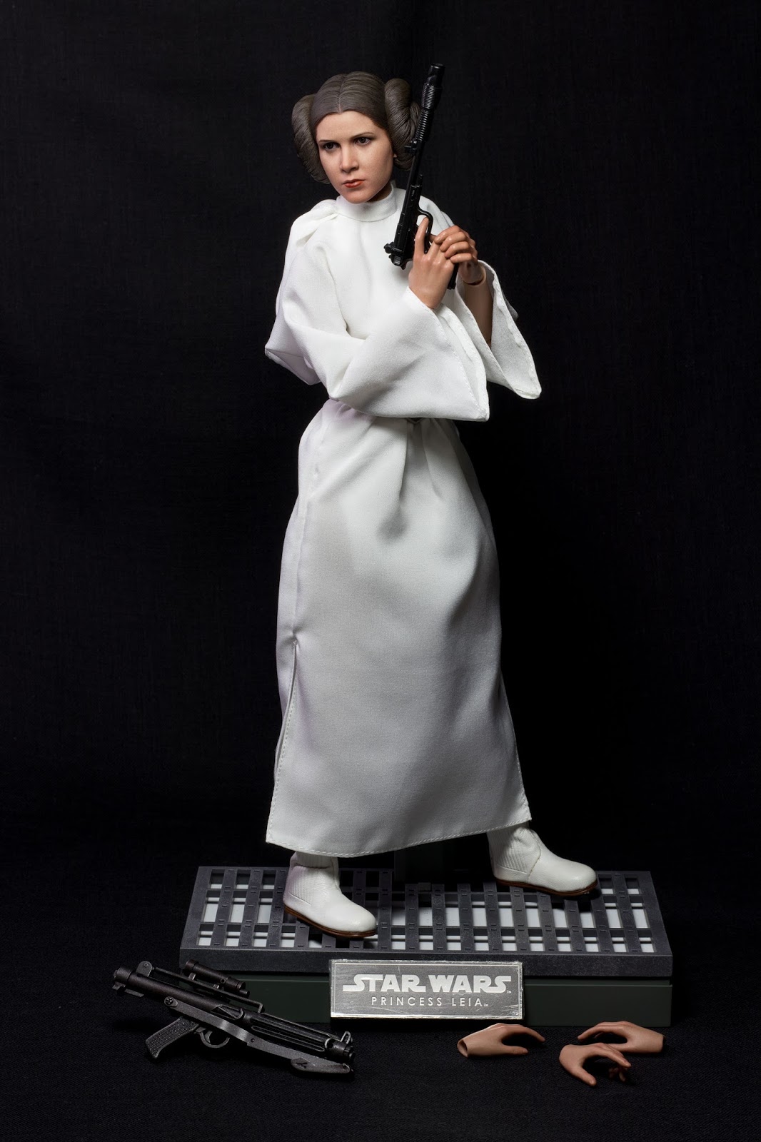 Doons Dungeon 16 Hot Toys Star Wars Princess Leia Figure Review 
