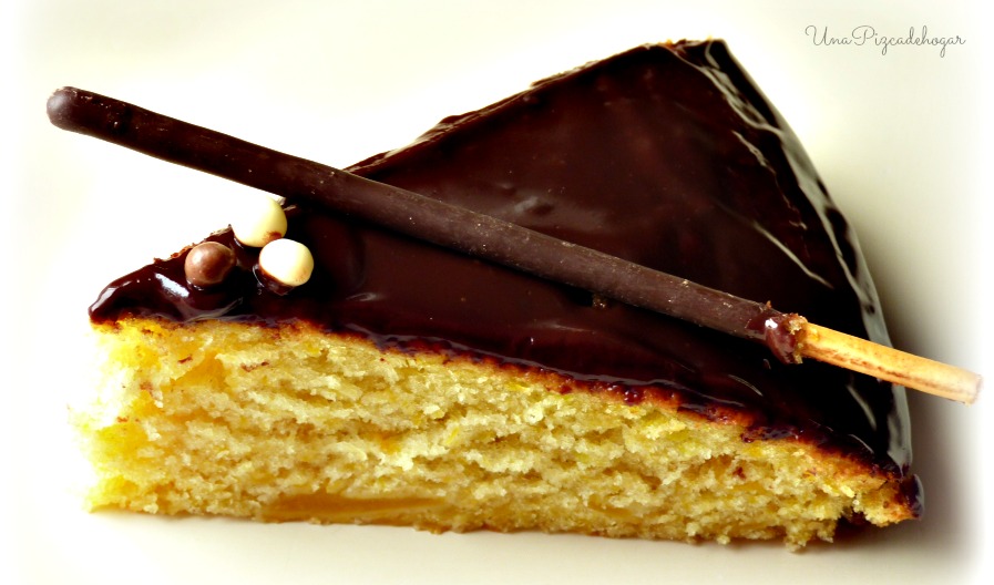 Bizcocho de calabaza, chocolate y palitos Mikado