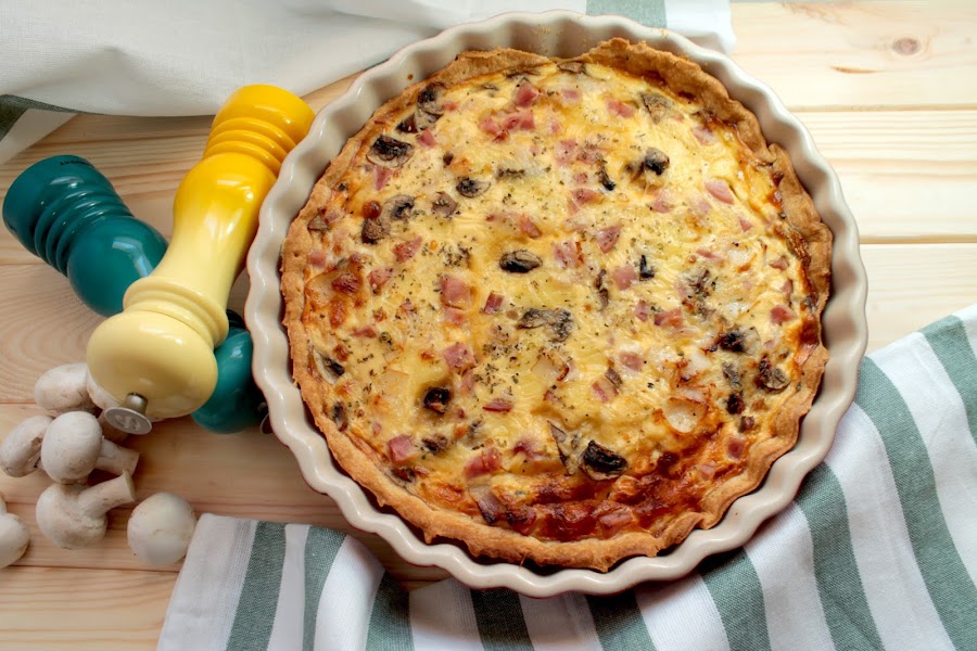 Quiche lorraine sin lactosa (jamón, bacon, queso y champiñones)