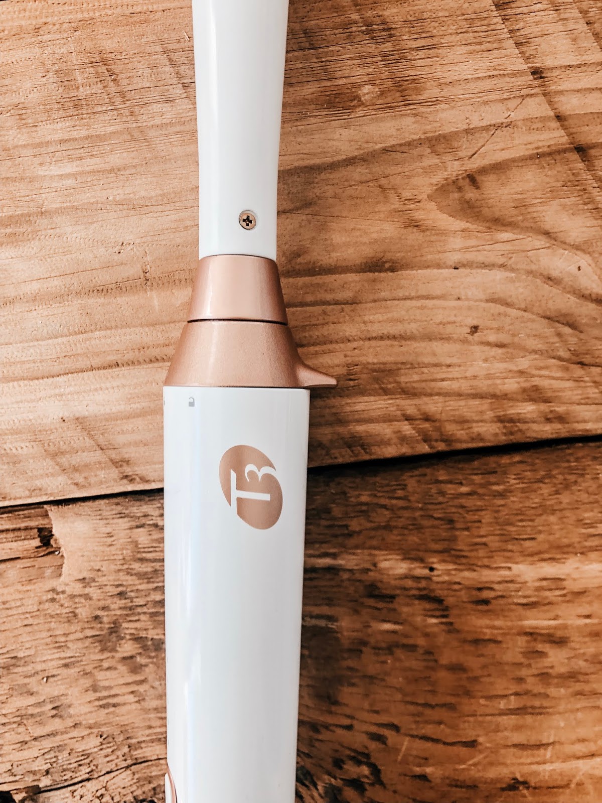 T3 Micro Curling Wand Review / My Monochromatic Life
