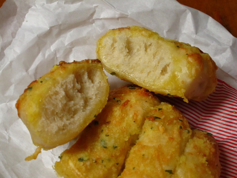 Review Domino's Parmesan Bread Bites