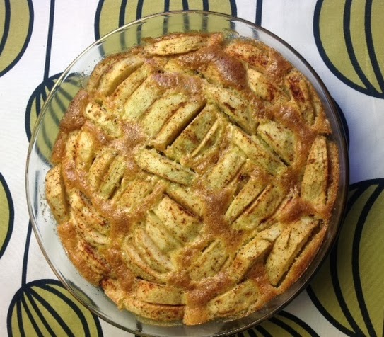 Soppasirkus: Marsipaanilla maustettu omenakakku - Apfelkuchen mit Marzipan