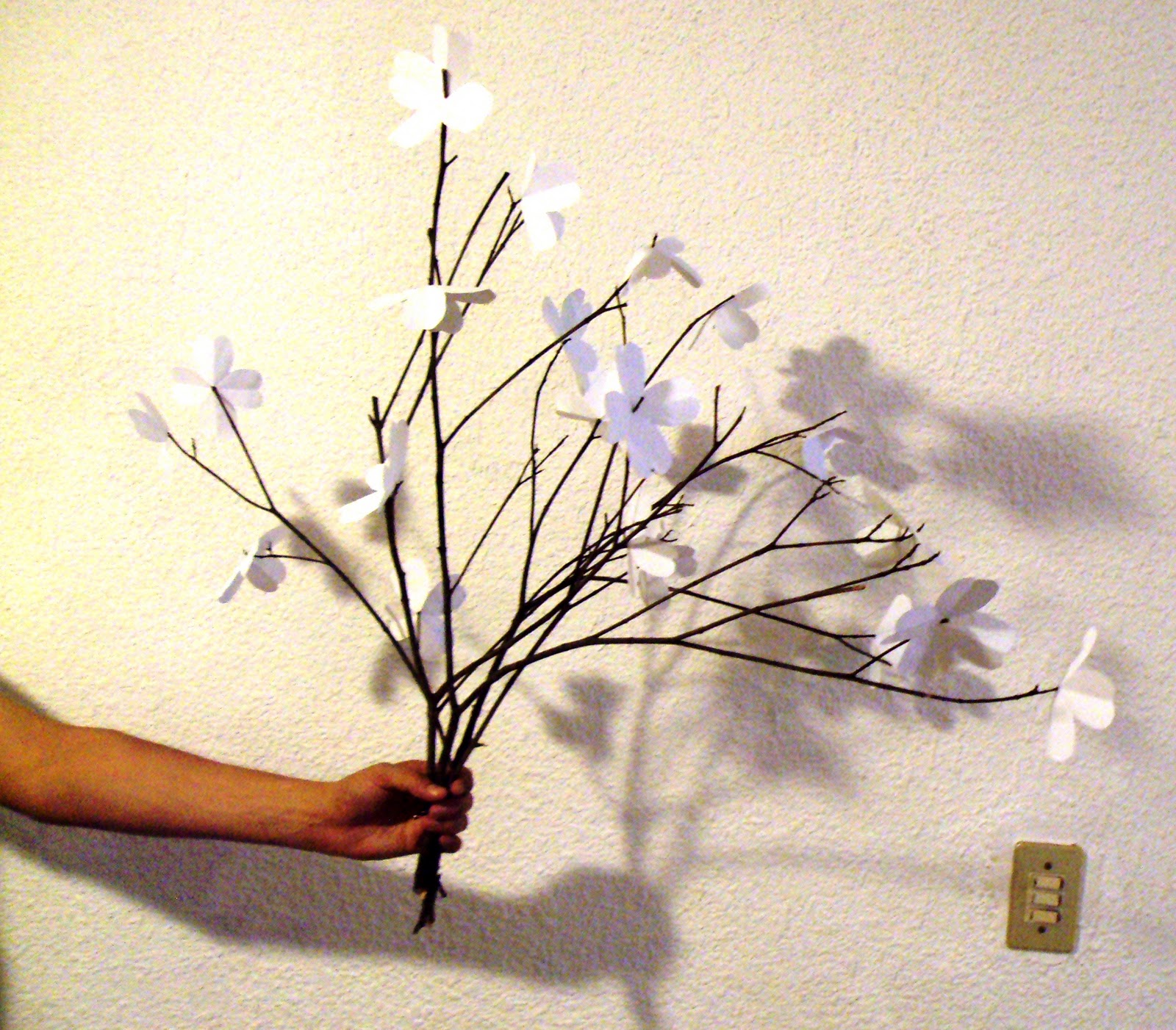 The Gab Housewife Chronicles {Paper} Flowers for the Entryway