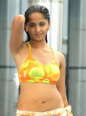 Anushka Shetty navel