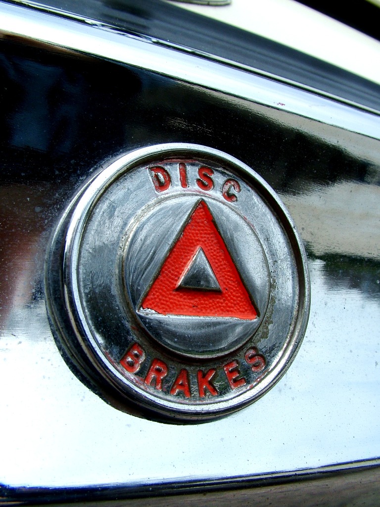 Tamerlane's Thoughts Jaguar Mark 2 disc brakes triangle