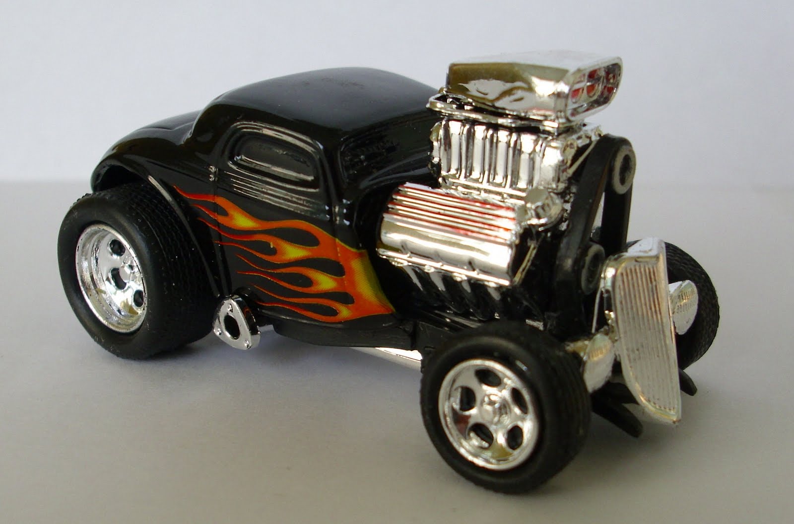 Black With Flames Diecast Post Your Muscle Machines 