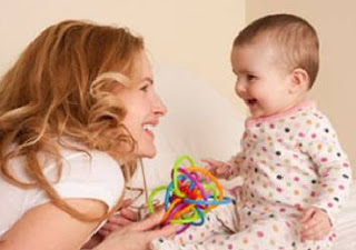 tips melatih bayi berbicara