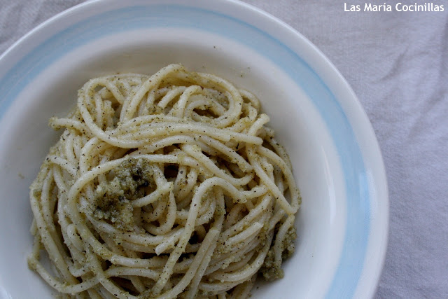  Espaguetis con Pesto de Almendras y Perejil 