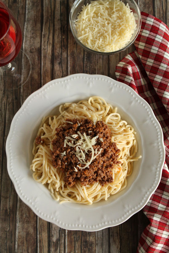 μακαρονάδα με κιμά | theonewithallthetastes.com