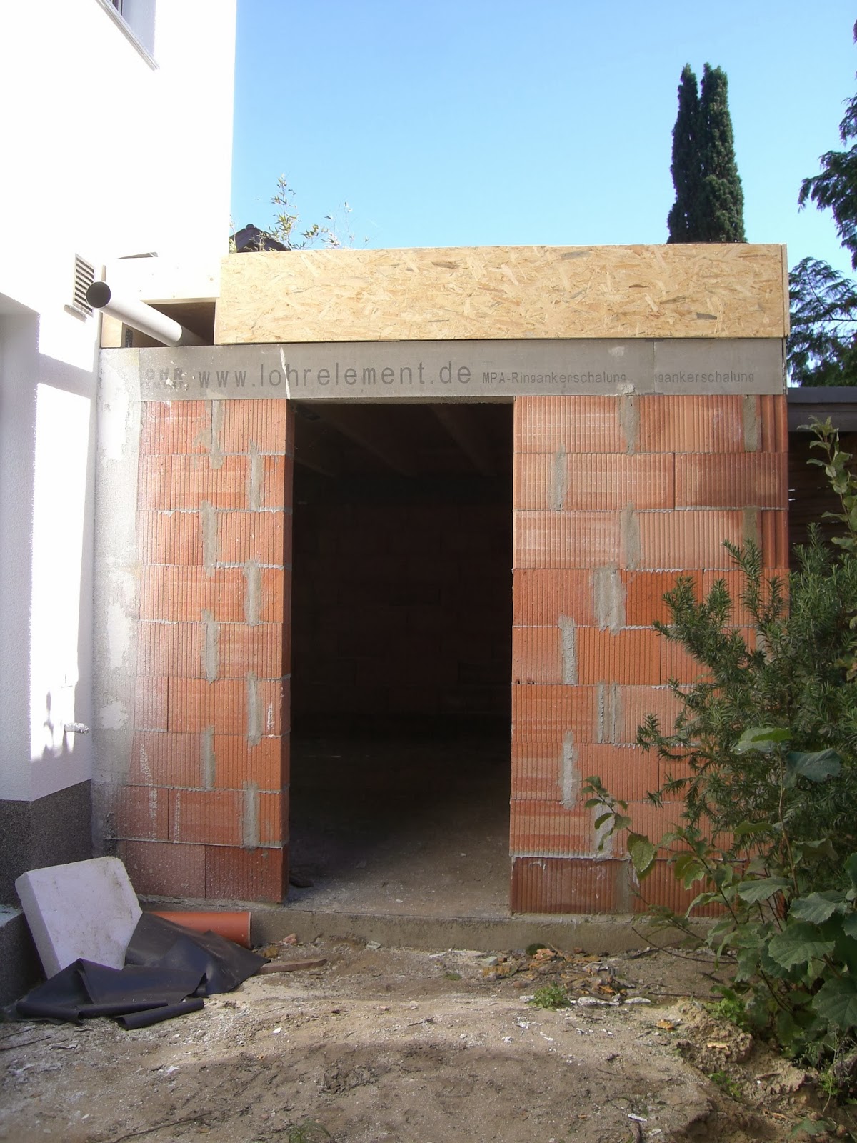 Baubericht Dachstrift: Es geht mit der Garage voran