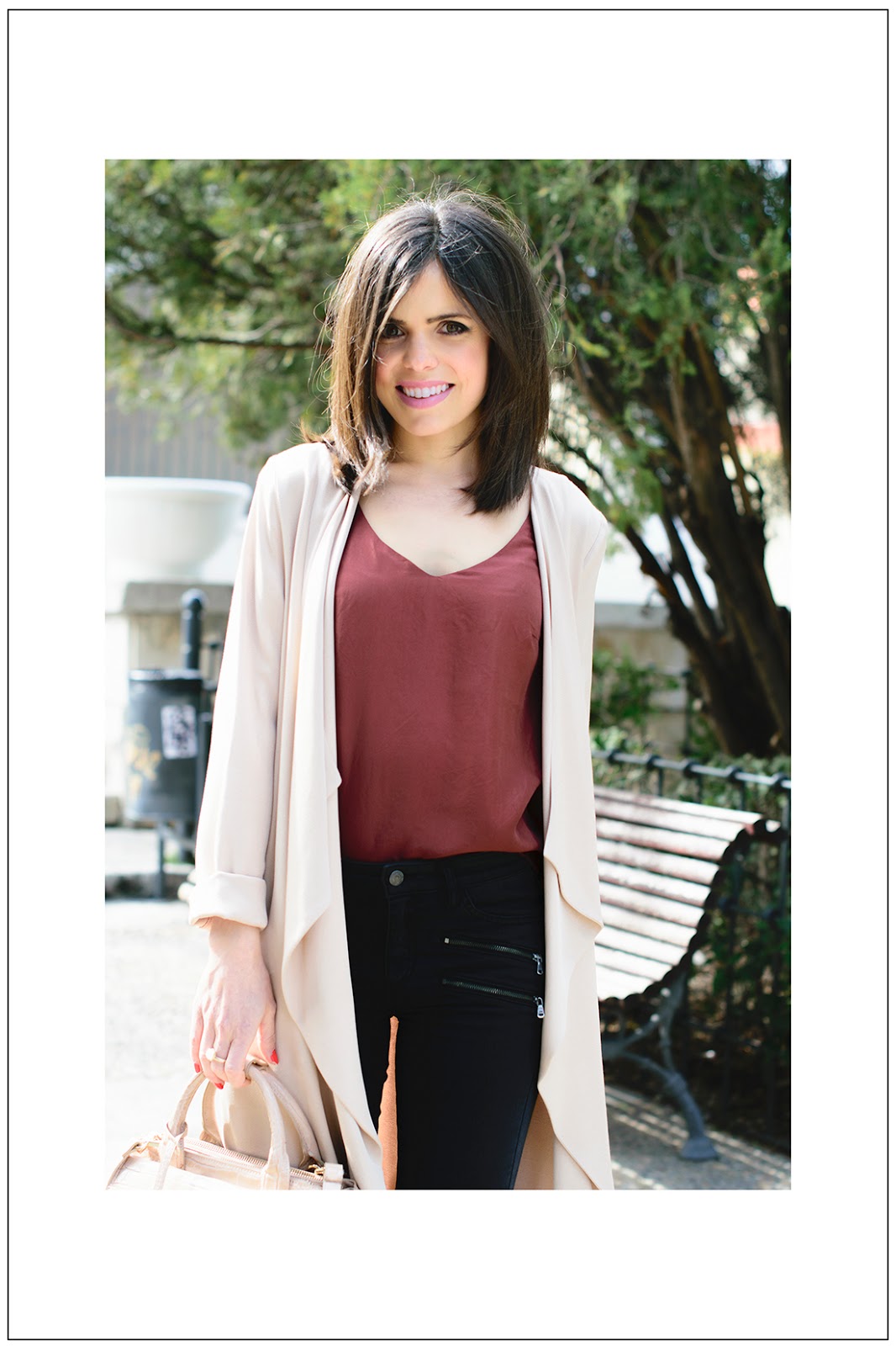 Look de Ponte unos tacones con botines de serpiente