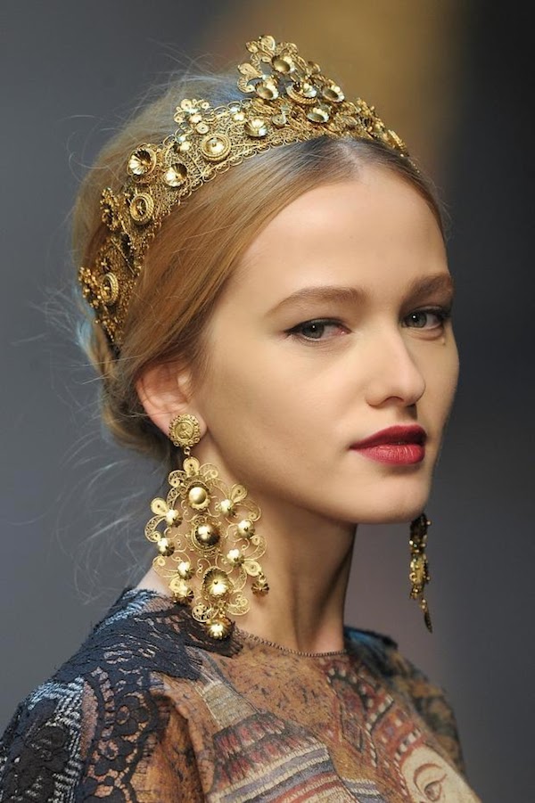 dolce and gabbana crowns