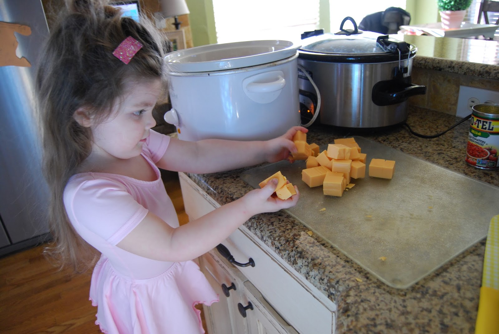 Momfessionals: Best Queso EVER