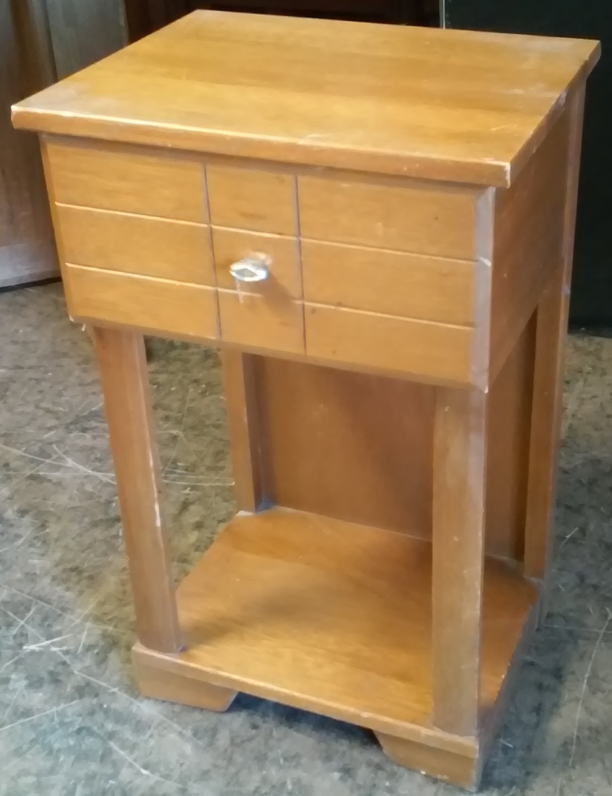 UHURU FURNITURE & COLLECTIBLES SOLD Harmony House Vintage Nightstand 25
