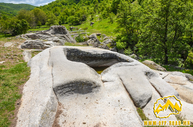 Корито во карпа кое во Римско време се користело за правење на вино / Trough carved in a rock, used for making wine during Roman time