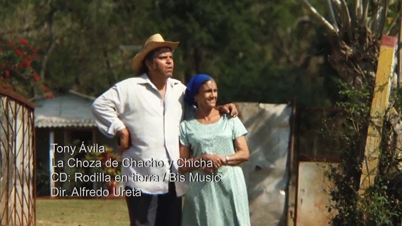 Tony Ávila - ¨La choza de Chacho y Chicha¨ - Videoclip - Dirección: Alfredo Ureta. Portal Del Vídeo Clip Cubano - 09 Tony Ávila - ¨La choza de Chacho y Chicha¨ - Videoclip - Dirección: Alfredo Ureta. Portal Del Vídeo Clip Cubano - 09