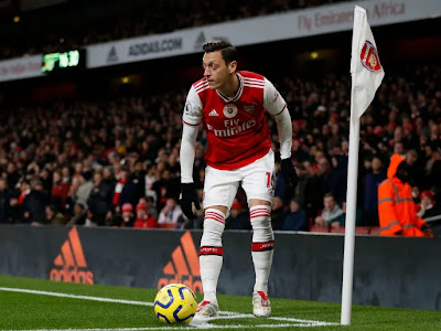 アーセナル エジル 壁紙 の最高のコレクション 最高の花の画像