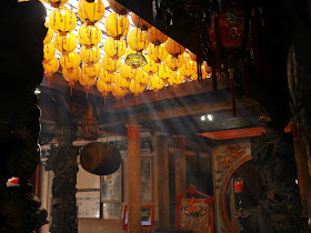 Chinese lanterns viewed from below at the Shilin Shennong Temple (士林神農宮) in Taipei, Taiwan
