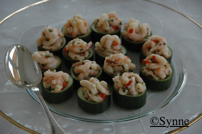 ganske enkelt: Marinerte reker i agurkskåler