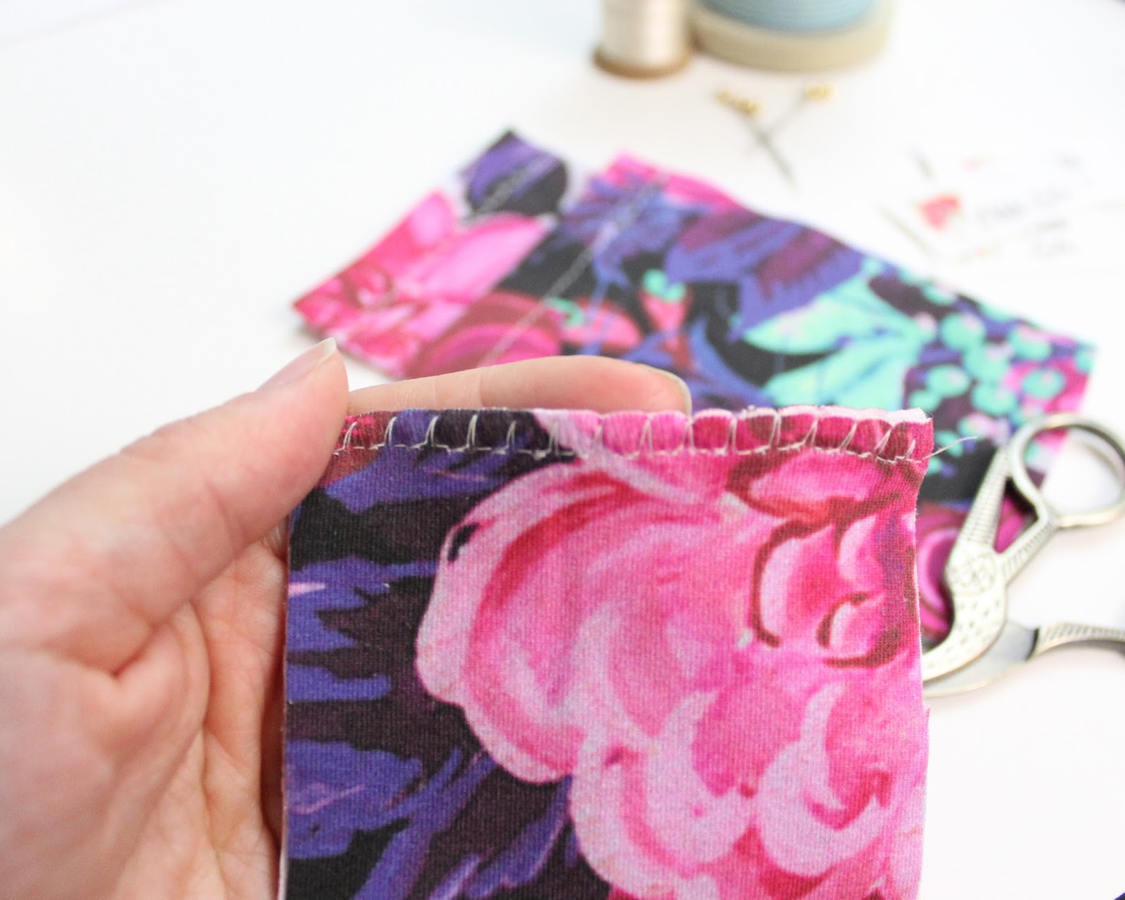 How to sew knit fabric without using a serger. Ohhh Lulu