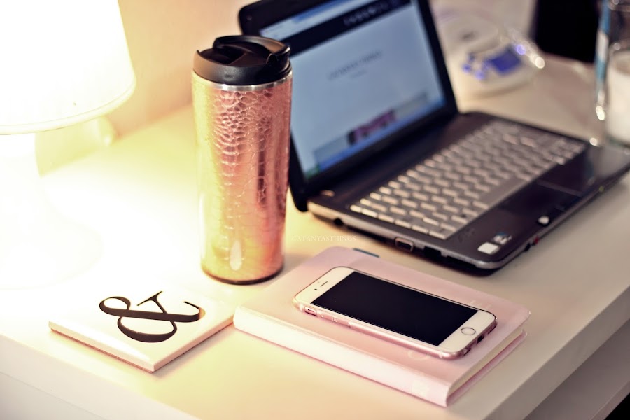 fashion blogger essentials