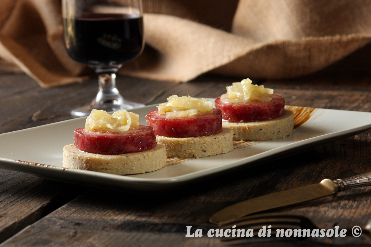 La cucina di Nonna Sole Salame con aceto e cipolla