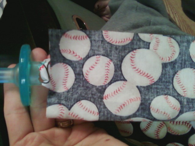 Ronnie McGrath Homemade Crafts: Tutorial for Beanie Pacifier!