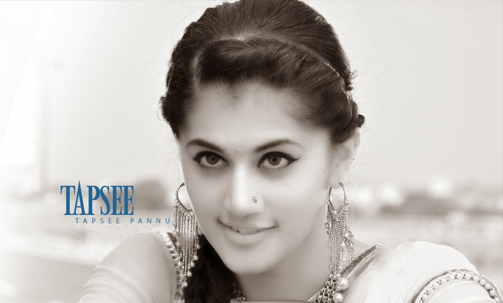 Taapsee Pannu HD Wallpapers