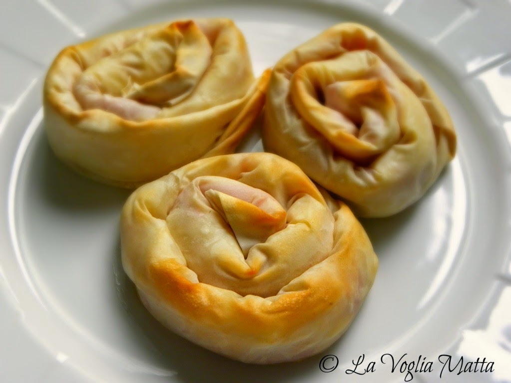 La Voglia Matta Chiocciole di pasta phillo con feta , prosciutto di