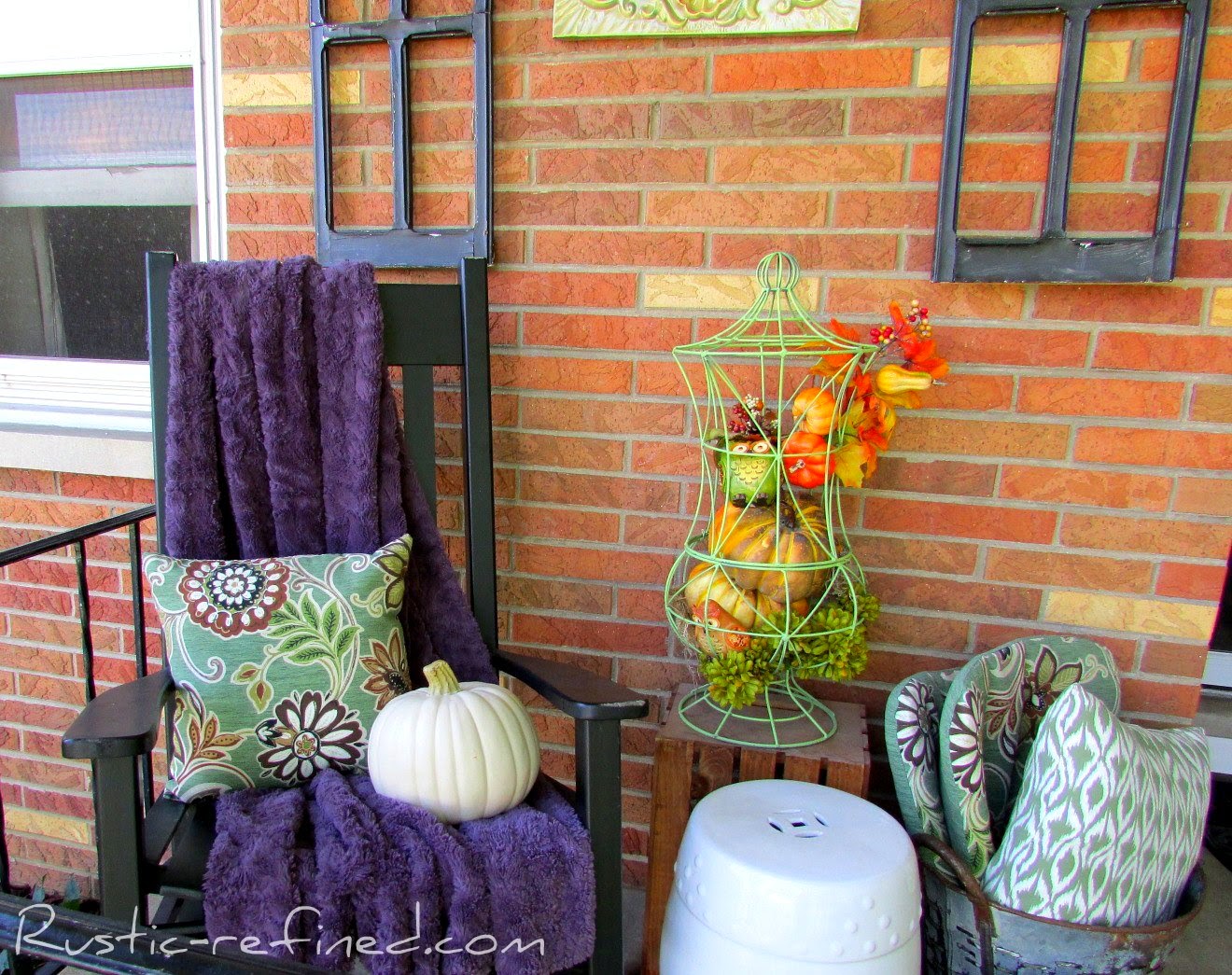 Rustic Fall Touches to the Front Porch