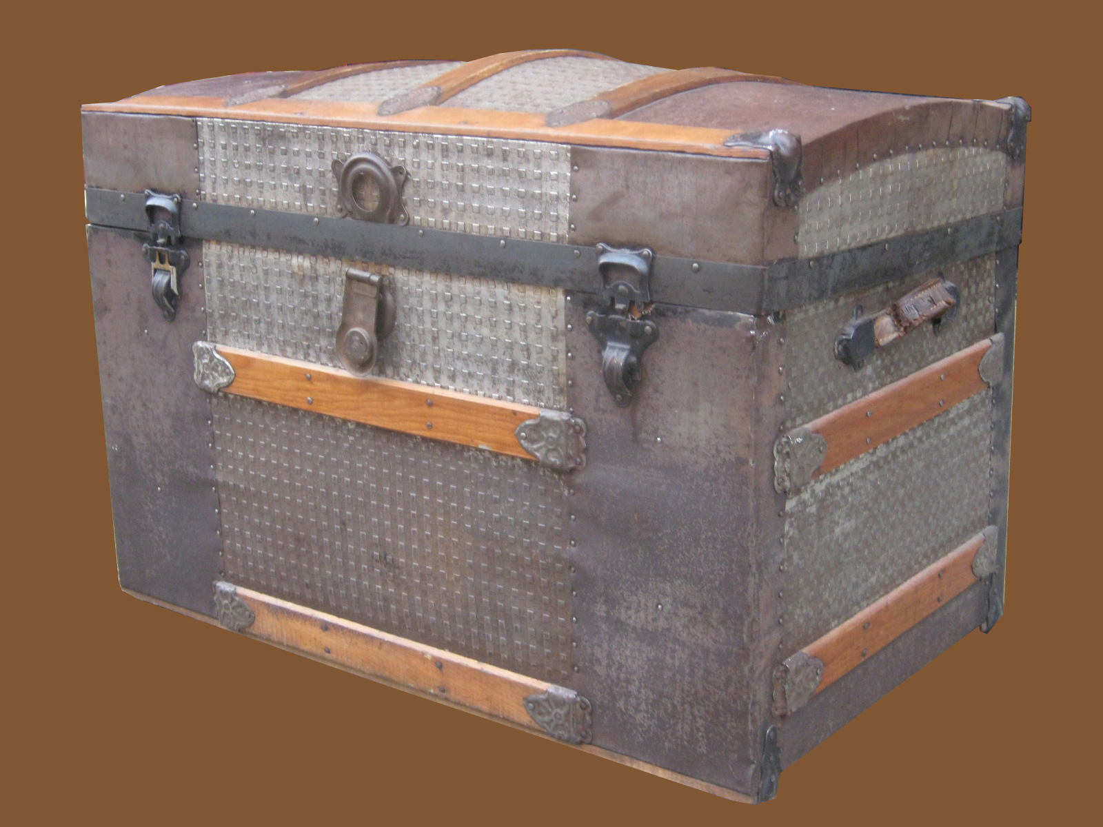 Uhuru Furniture & Collectibles 1880's Humpback Trunk w/Pounded Tin