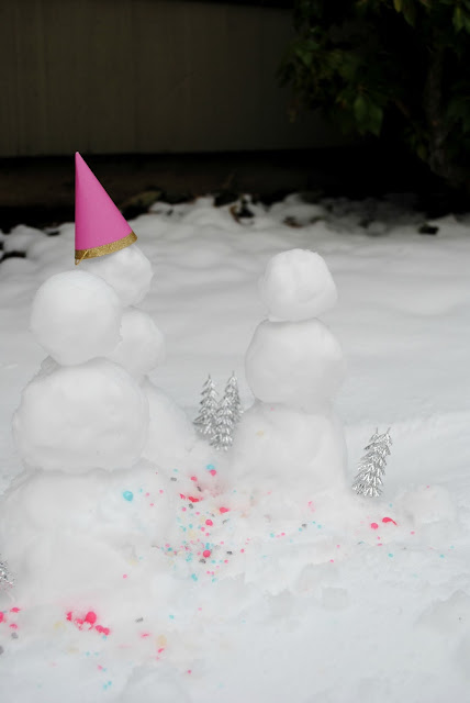 When it snows, throw a snow man party then watch Christmas movies. Get ideas at FizzyParty.com