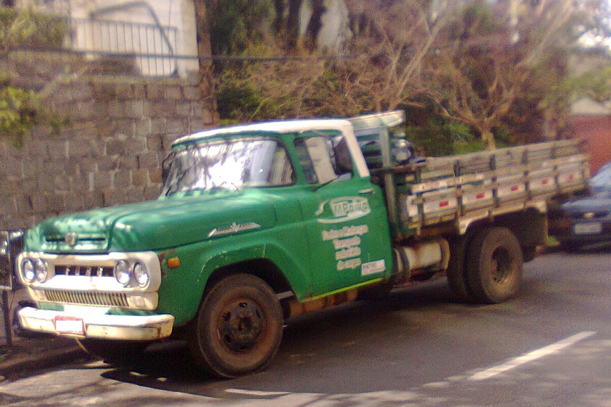 cRiPpLe_rOoStEr a.k.a. Kamikaze: Alguns caminhões antigos