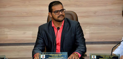 GALINHOS JÁ TEM “NOVO PREFEITO”