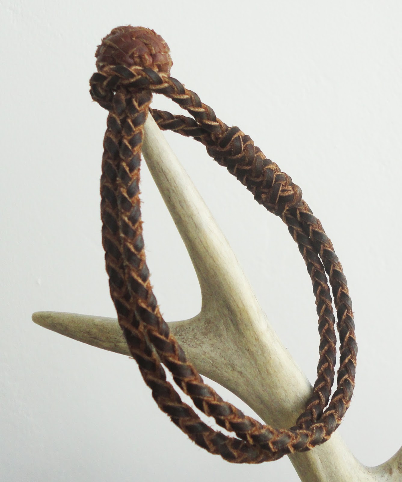 How To Braid 4 Strand Leather Bracelets / Bracelets Round 4 Strand