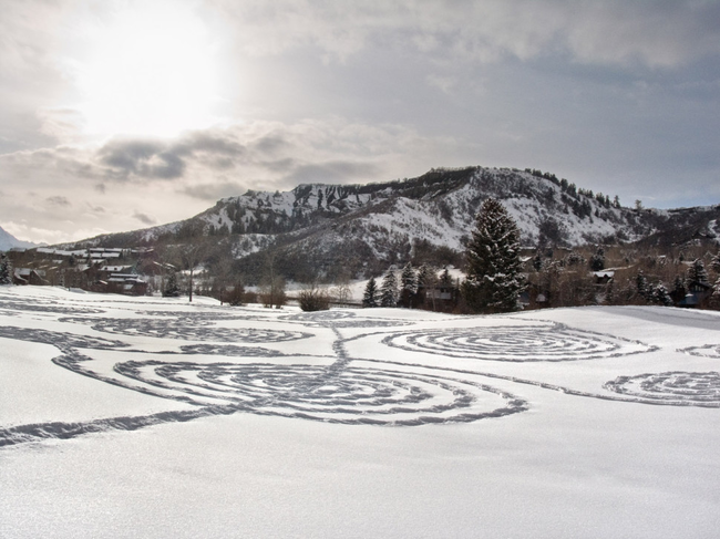 This first piece grew out of Hidrichsen's snow shoe walks during a three month residency in the Colorado Rocky Mountains. - No These Aren't Crop Circles, Wait Until You See What This Artist Does In The Snow. This first piece grew out of Hidrichsen's snow shoe walks during a three month residency in the Colorado Rocky Mountains. - No These Aren't Crop Circles, Wait Until You See What This Artist Does In The Snow.