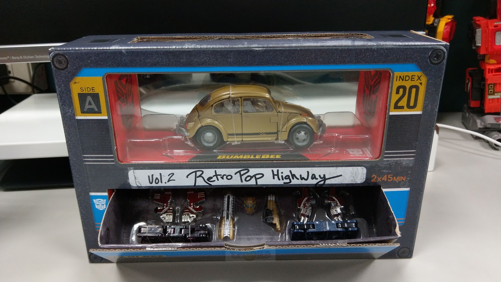 bumblebee retro pop highway