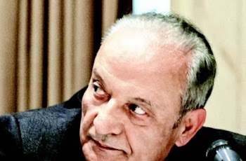 Ηλικιωμένων λεσβίες αποπλάνηση Έφηβος