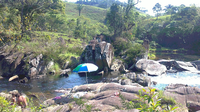 Piscina Natural com queda D'água