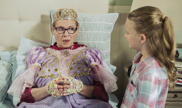 Life In Pieces - Episode 4.03 - Misery Turd Name Pills - Press Release