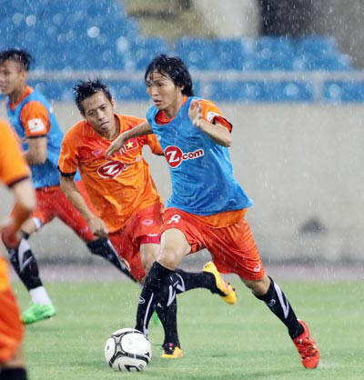 Bán vé trận Việt Nam - Syria - Ảnh 1 Ban ve tran Viet Nam - Syria - Anh 1