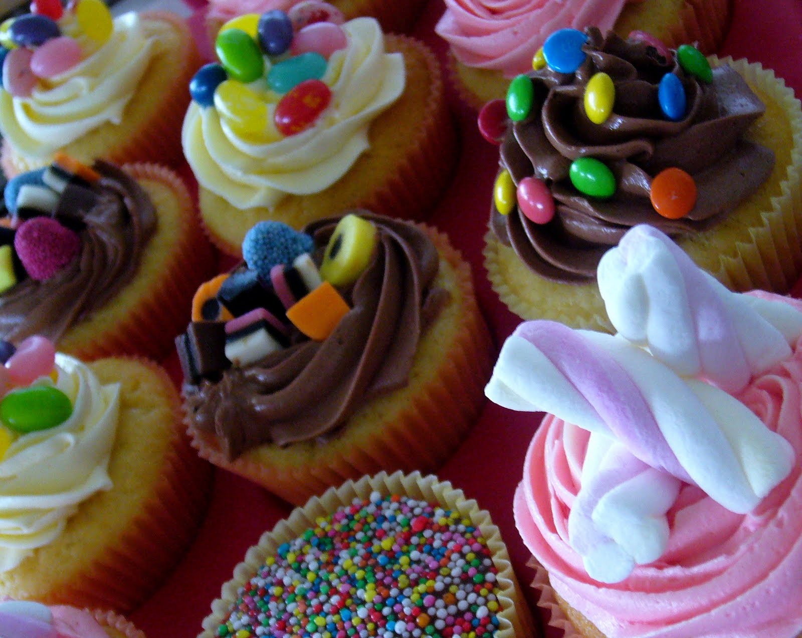 Sugary Flower Lolly Shop Cupcakes!