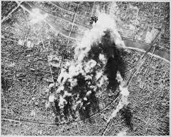 Lo Que Pasó en la Historia: Junio 3: La fuerza aérea de Alemania conocida  como la Luftwaffe, bombardea a París en 1940, durante la Segunda Guerra  Mundial.