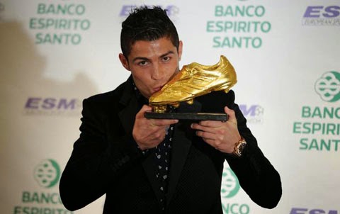 Cristiano Ronaldo donated his Golden Boot worth €1.5 million!