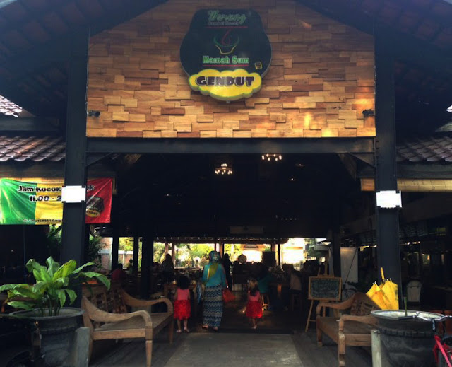 Warung Mamah Sum Gendut Kuliner di Warung Mamah Sum Gendut Jl. Jakarta Malang Part 1