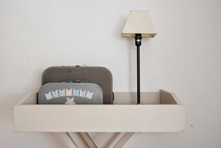 Cómo reciclar un cajón en una mesa auxiliar con chalk paint.