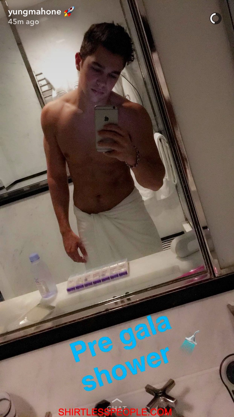 Shirtless People Austin Mahone Shirtless Wearing A Towel -2469