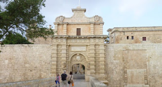 Puerta de entrada a Mdina, donde se rodó una escena de Juego de Tronos. Puerta de entrada a Mdina, donde se rodó una escena de Juego de Tronos.