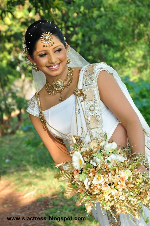 srilankan actress picture gallery: Jayani Chathurangika